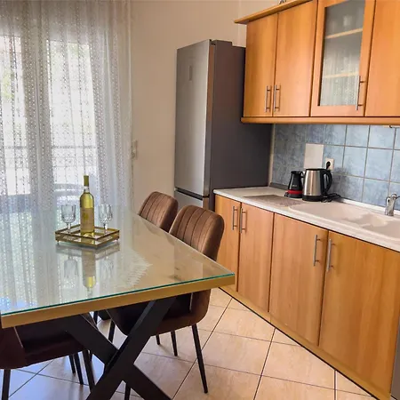 Katsanikos House Hébergement de vacances Prínos
